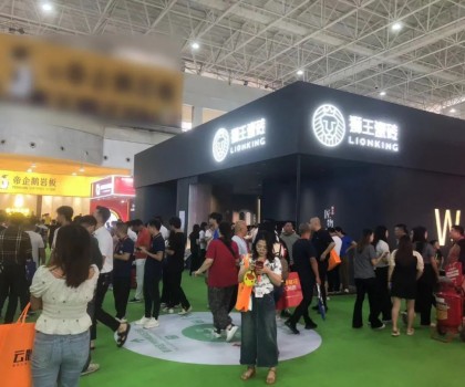 佛山陶博會(huì)第一天，獅王瓷磚已經(jīng)燃爆了！